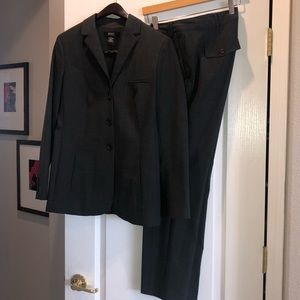 Body by Victoria Charcoal Suit Jacket/Pants 12 EUC